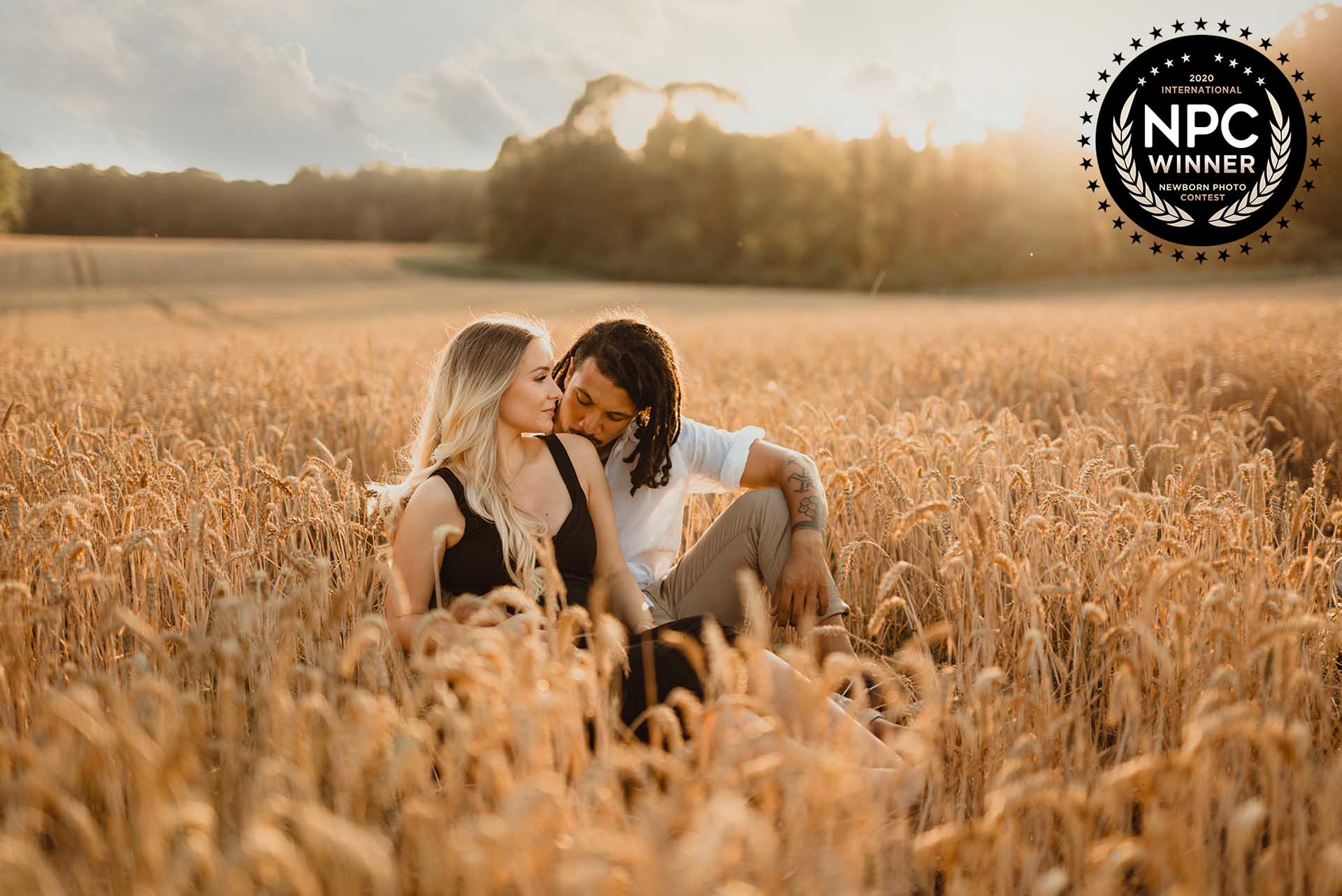 Maternity photo session outdoor